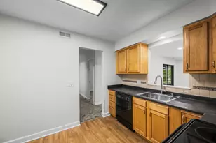 1365 N Sterling Ave, Palatine, IL 60067 - Photo 7