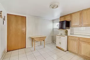 5716 W Gunnison St, Chicago, IL 60630 - Photo 13