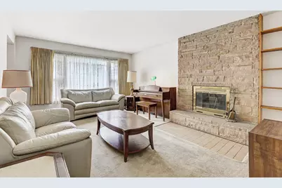 5716 W Gunnison Street, Chicago, IL 60630 - Photo 3