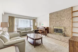 5716 W Gunnison St, Chicago, IL 60630 - Photo 3