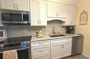 1405 E Central Rd, Arlington Heights, IL 60005 - Photo 17