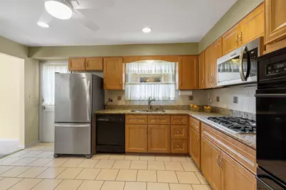 9306 Lavergne Avenue, Skokie, IL 60077 - Photo 7