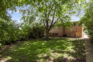 9306 Lavergne Ave, Skokie, IL 60077 - Photo 33