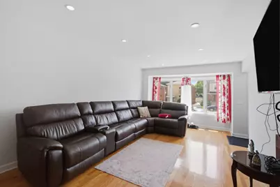 6122 W Leland Avenue, Chicago, IL 60630 - Photo 3