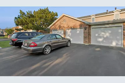 7235 Willow Way Lane #B, Willowbrook, IL 60527 - Photo 3