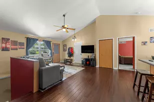 1820 W Oakleaf Dr, McHenry, IL 60051 - Photo 9