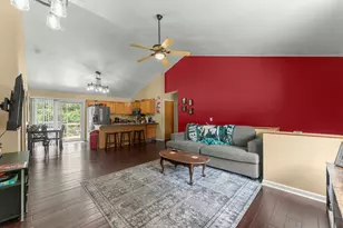 1820 W Oakleaf Dr, McHenry, IL 60051 - Photo 11