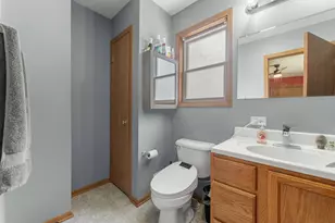 1820 W Oakleaf Dr, McHenry, IL 60051 - Photo 17