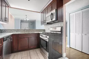 10516 Ridge Cove Dr, Chicago Ridge, IL 60415 - Photo 7