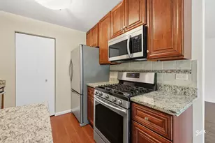622 N Deer Run Dr, Palatine, IL 60067 - Photo 3