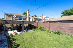 3237 W 38th Pl, Chicago, IL 60632 - Photo 19