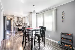 3237 W 38th Pl, Chicago, IL 60632 - Photo 5