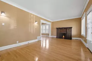7545 S Ridgeland Ave, Chicago, IL 60649 - Photo 9
