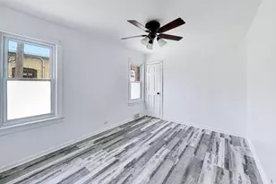 5718 N Parkside Ave, Chicago, IL 60646 - Photo 9