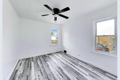 5718 N Parkside Avenue, Chicago, IL 60646 - Photo 7