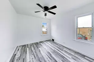 5718 N Parkside Ave, Chicago, IL 60646 - Photo 7