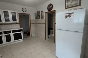 826 Prairie Ave, Kewanee, IL 61443 - Photo 7