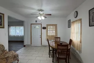 826 Prairie Ave, Kewanee, IL 61443 - Photo 5