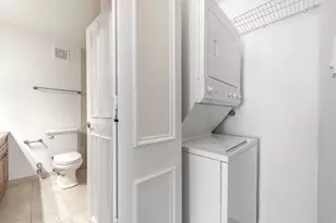 111 E Chestnut St, Chicago, IL 60611 - Photo 15