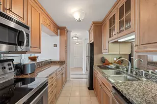 111 E Chestnut St, Chicago, IL 60611 - Photo 9
