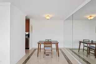 111 E Chestnut St, Chicago, IL 60611 - Photo 7