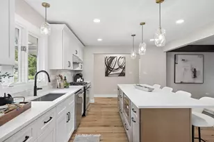 11S506 Whittington Ln, Naperville, IL 60564 - Photo 9