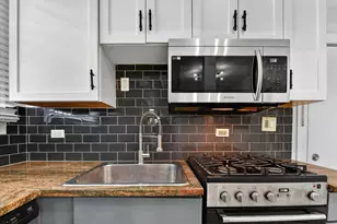 7033 N Sheridan Rd, Chicago, IL 60626 - Photo 5