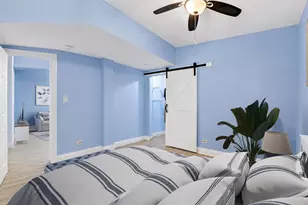 7033 N Sheridan Rd, Chicago, IL 60626 - Photo 11
