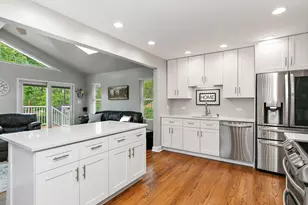 430 Amherst Ln, Hoffman Estates, IL 60169 - Photo 7