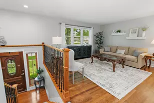 430 Amherst Ln, Hoffman Estates, IL 60169 - Photo 3