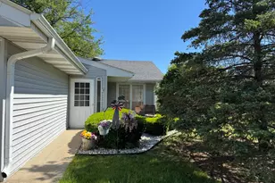 7304 Lynda Ct, Fox Lake, IL 60020 - Photo 3