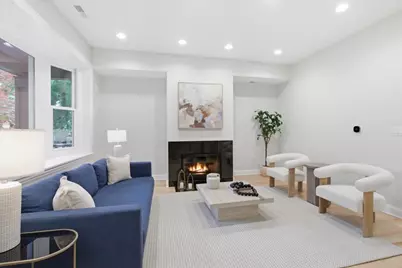 1327 W Barry Street, Chicago, IL 60657 - Photo 3