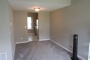 1225 N Village Dr, Round Lake Beach, IL 60073 - Photo 15