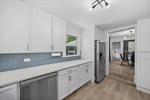 5710 W Hawthorne Ave, Berkeley, IL 60163 - Photo 5