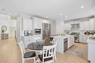 403 S Fairview Ave, Elmhurst, IL 60126 - Photo 9