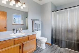 604 Silver Creek Dr, Joliet, IL 60431 - Photo 17