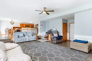 604 Silver Creek Dr, Joliet, IL 60431 - Photo 5