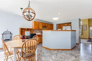 604 Silver Creek Dr, Joliet, IL 60431 - Photo 11