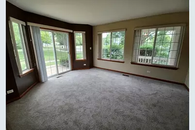 661 Lincoln Station Drive, Oswego, IL 60543 - Photo 3