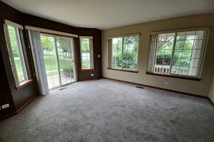 661 Lincoln Station Dr, Oswego, IL 60543 - Photo 3