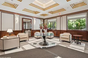 132 E Delaware Pl, Chicago, IL 60611 - Photo 3