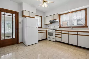 5543 W Berenice Ave, Chicago, IL 60641 - Photo 11