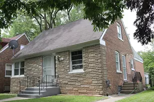 10134 S Bensley Ave, Chicago, IL 60617 - Photo 1