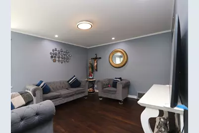 10134 S Bensley Avenue, Chicago, IL 60617 - Photo 3