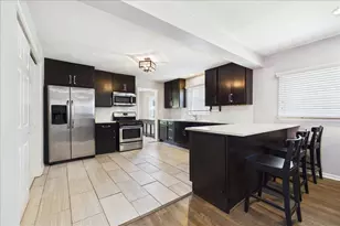 52 S Midland Ave, Mundelein, IL 60060 - Photo 5