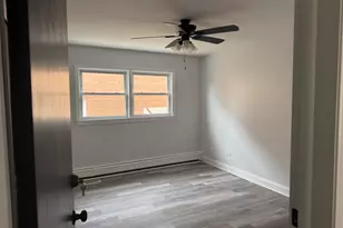 8011 S Komensky Ave, Chicago, IL 60652 - Photo 11