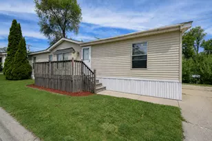 38703 N Sheridan Rd, Beach Park, IL 60099 - Photo 1
