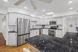 6913 N Concord Ln, Niles, IL 60714 - Photo 5