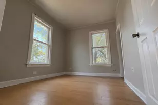 2481 E 74th St, Chicago, IL 60649 - Photo 15