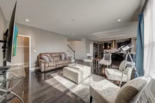 1329 McIntosh Dr, Mundelein, IL 60060 - Photo 5